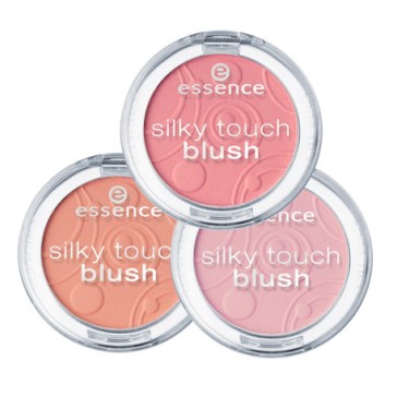 three differnt color blushes
